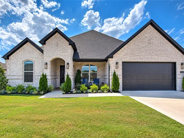 3343 E Greystone Dr, Fayetteville, AR 72764
