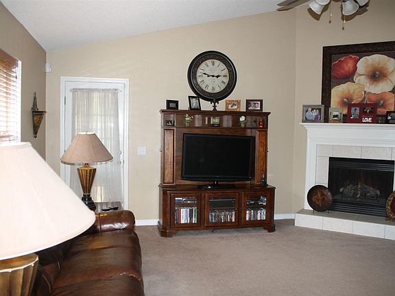 3rd image of 4954 Genevive Ct