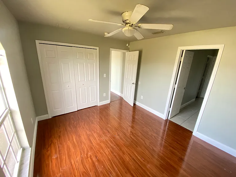 413 NW 16th Pl — Photo 18