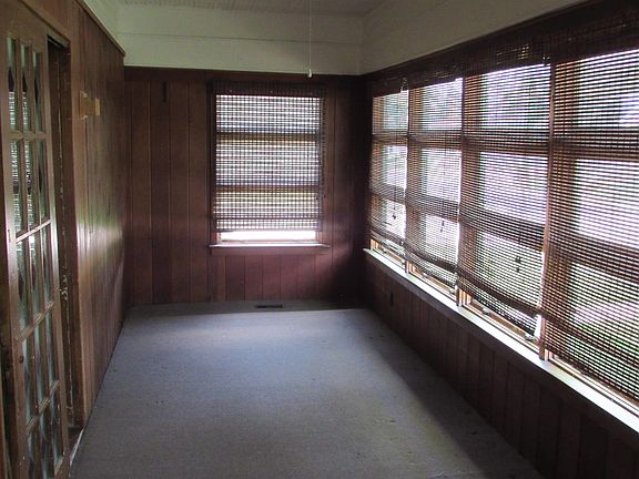 5th image of 528 S Elm St