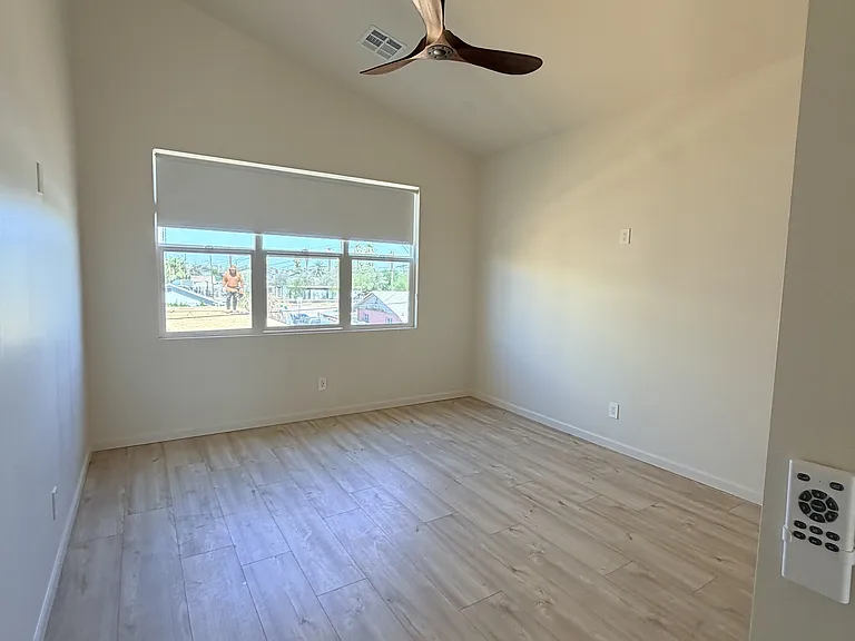 1122 E McKinley St #B — Photo 9