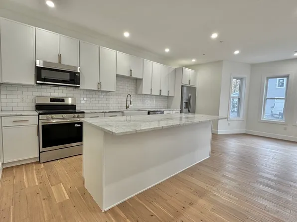 20 Broad St #6, Medway, MA 02053