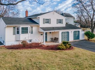 33 Moryan Rd, Edison, NJ 08817