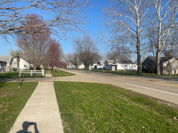 615 W Santa Fe Ave, Toluca, IL 61369