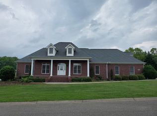 1005 Bellemeade Dr, Fayetteville, TN 37334