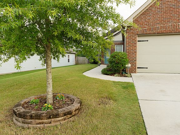 4th image of 5307 Promenade Dr