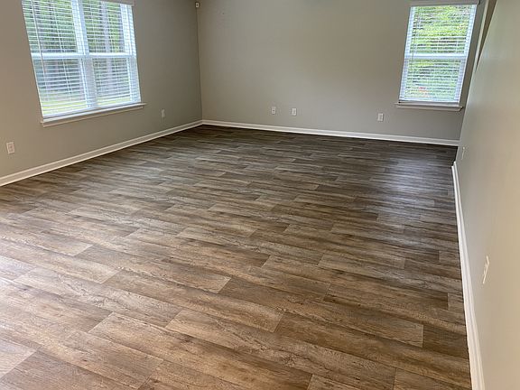 2nd image of 423 High Ridge Ct