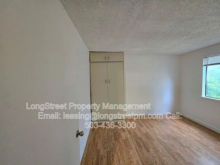 2711 Newton St — Photo 9