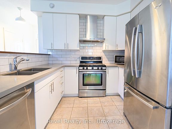 2nd image of 24 Dance St
