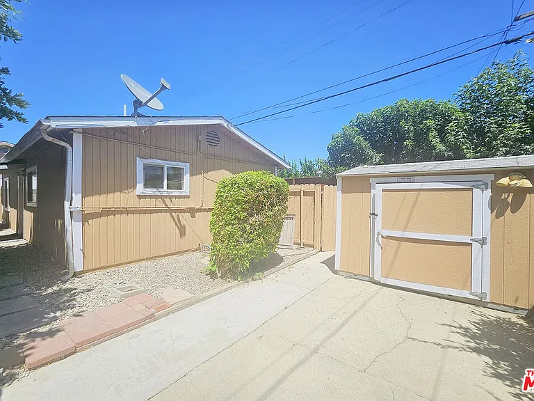 6946 1/2 Jellico Ave — Photo 23