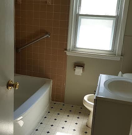 5th image of 24261 Parklawn St