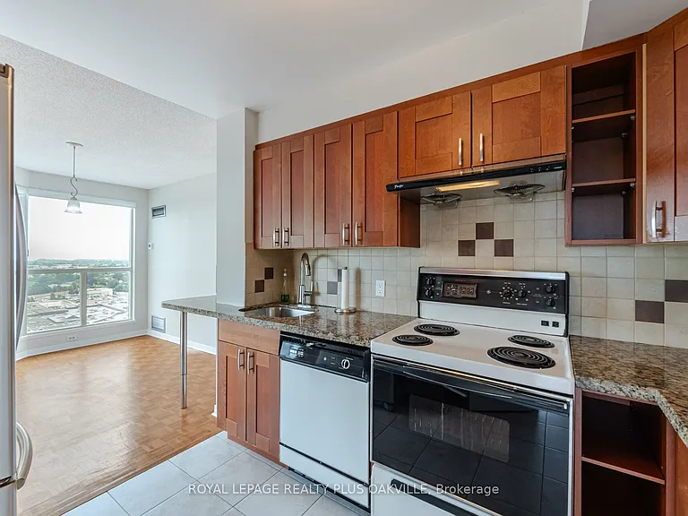 2177 Burnhamthorpe Rd W #1810 — Photo 13
