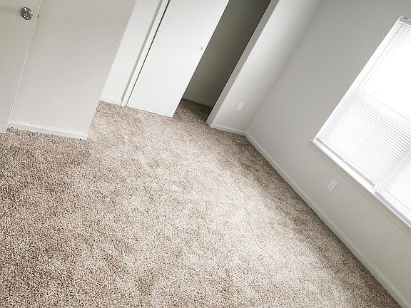 5th image of 301 Royal Springs Ct Unit 2D