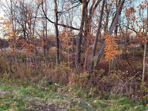10900 Miland Rd, Clarence, NY 14031