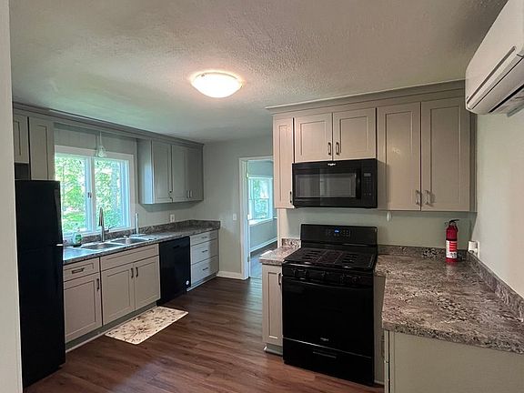 3rd image of 43 Harold Ave