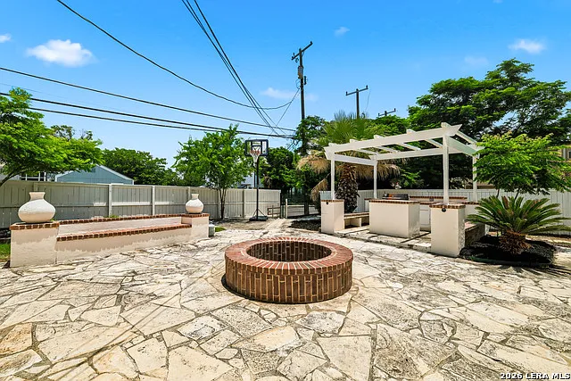 202 W Woodlawn Ave — Photo 28