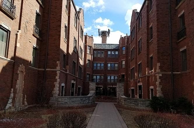 1st image of 6757 N Artesian Ave #3