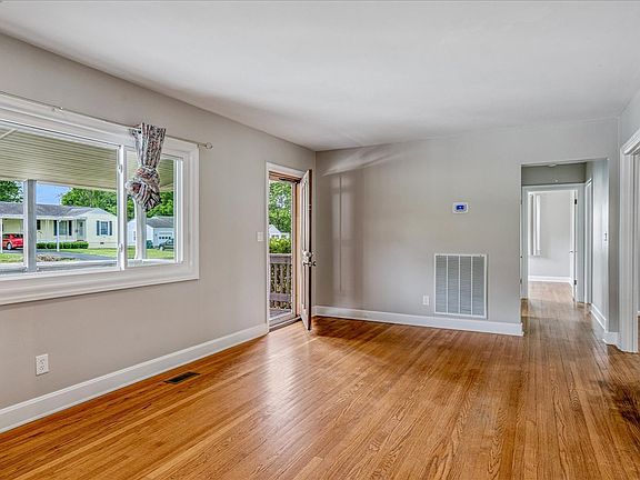 5th image of 805 Wildwood Ave