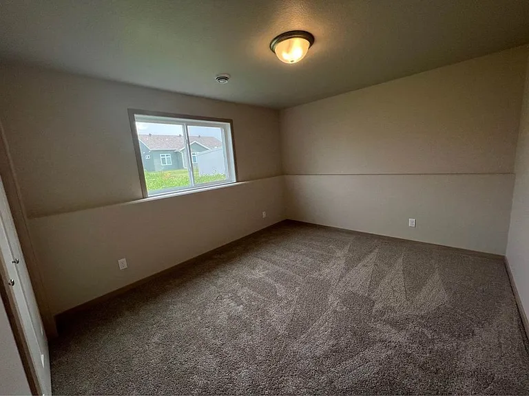 1512 Keystone Cir NE — Photo 12