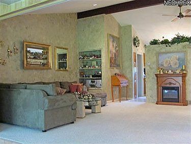 Lounging area of great nroom