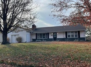 718 Fairway Dr, Fort Scott, KS 66701