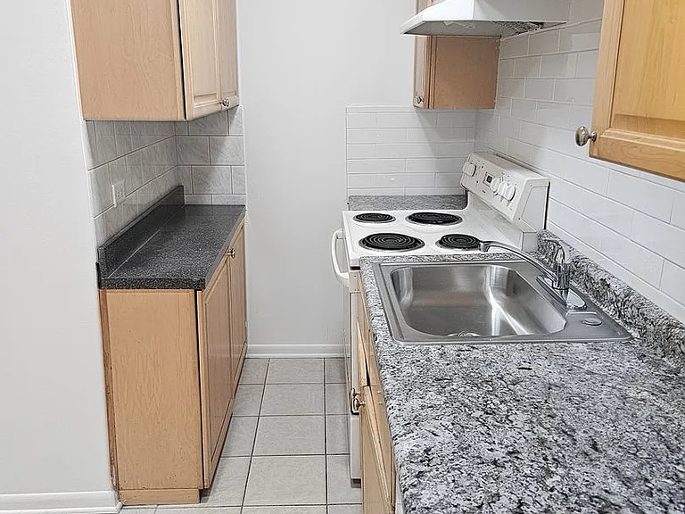 1100 Church — Photo 23