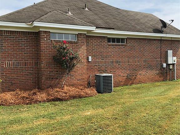 3rd image of 525 McGregor Ct