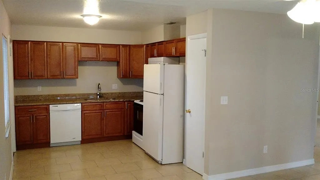 2 bed, 1.0 bath, 750 sqft, $1,600 — Photo 3