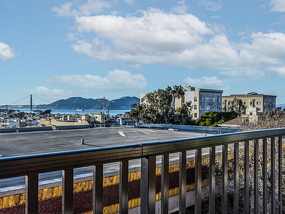 5th image of 1357 Lombard St #300