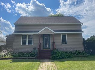 1112 Bluff Ave, Saint Charles, MN 55972