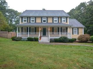 27 Homeward Ln, Walpole, MA 02081