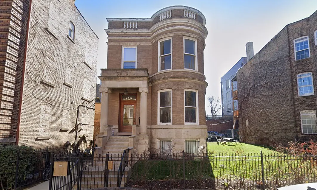 7 bed, 4734 sqft, $4,500 — Photo 1