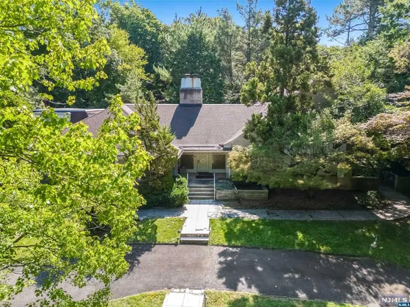 173 Dana Pl, Englewood, NJ 07631