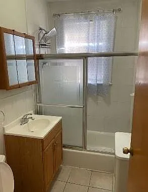 98-100 Windsor St #2-R — Photo 6