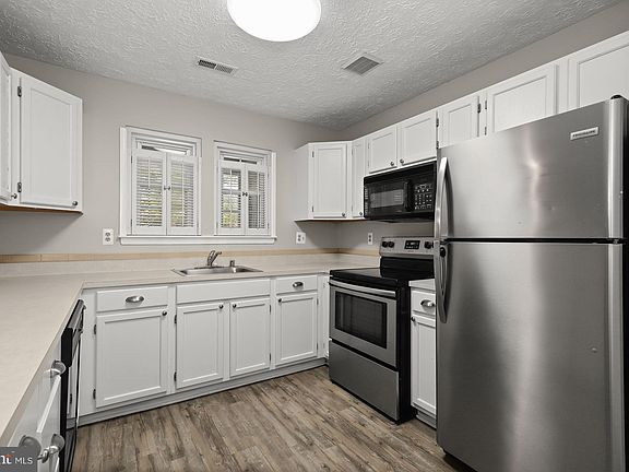 4th image of 66 Whips Ln #33