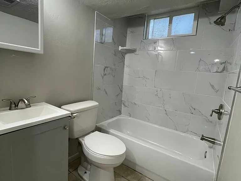 Newly remodeled three-bedroom apartment! — Photo 13