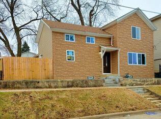 412 Porter St, Lemont, IL 60439