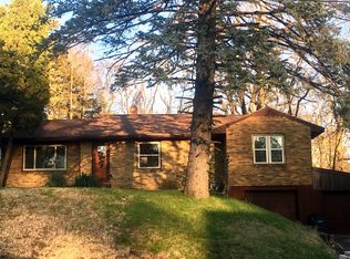 908 N Jefferson Ave, Dixon, IL 61021