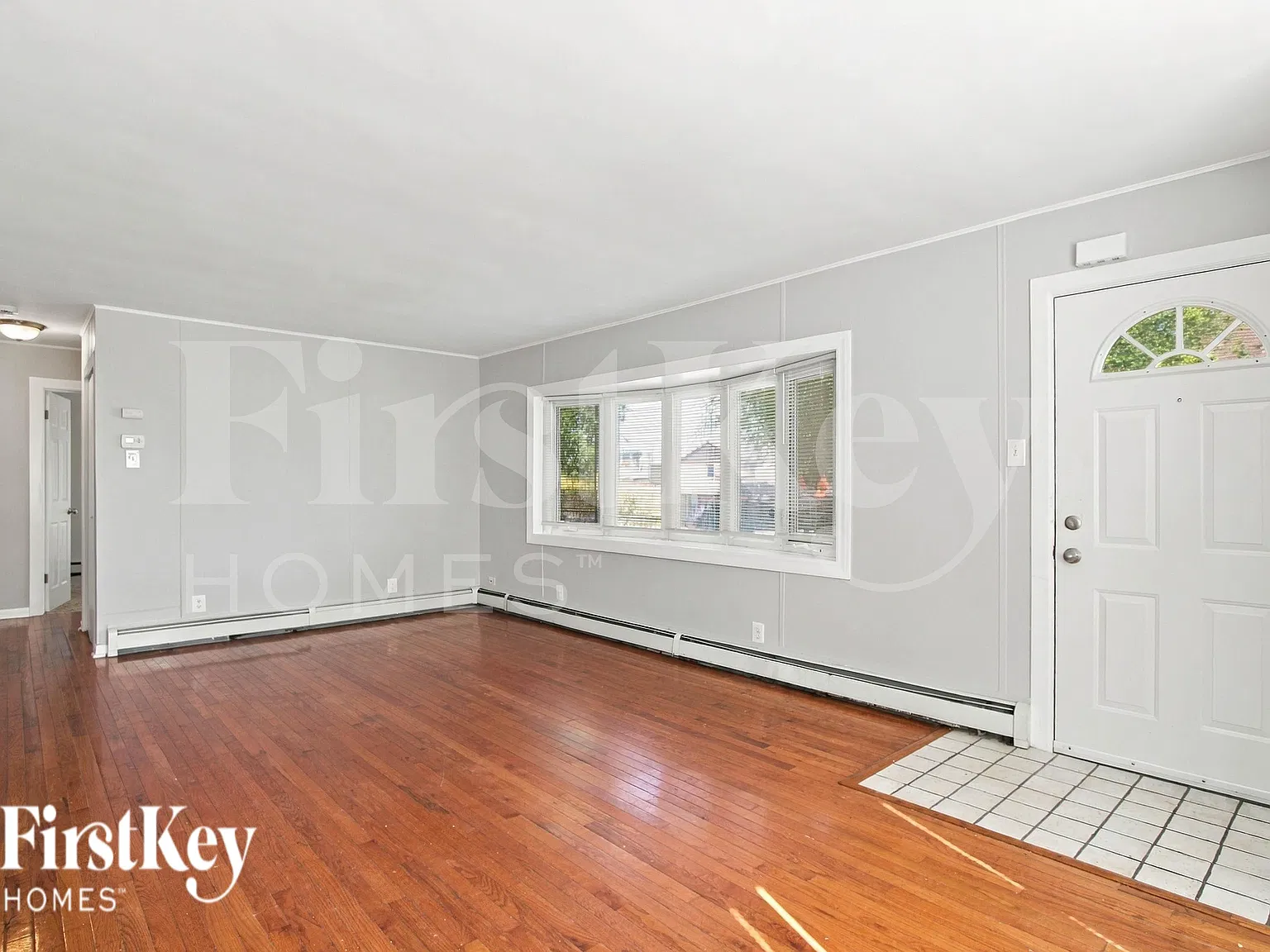 3 bed, 1.0 bath, 960 sqft, $2,235 — Photo 4