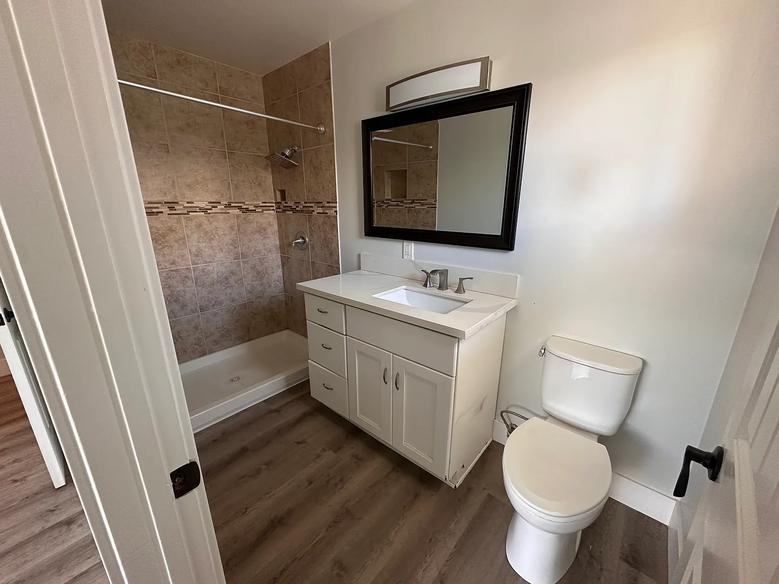 4 bed, 1300 sqft, $1,500 — Photo 2