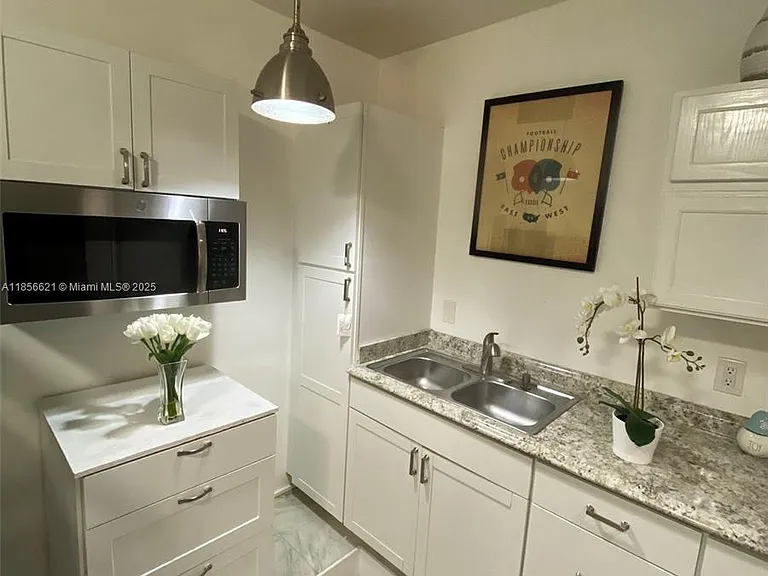 701 Hollywood Blvd — Photo 21