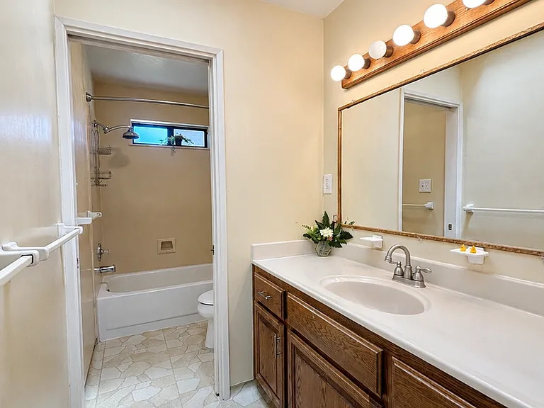 1220 Deer Rd — Photo 13