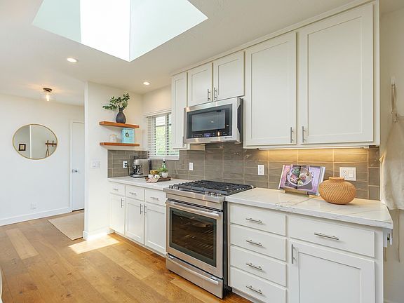 3rd image of 1125 Shady Oak Place