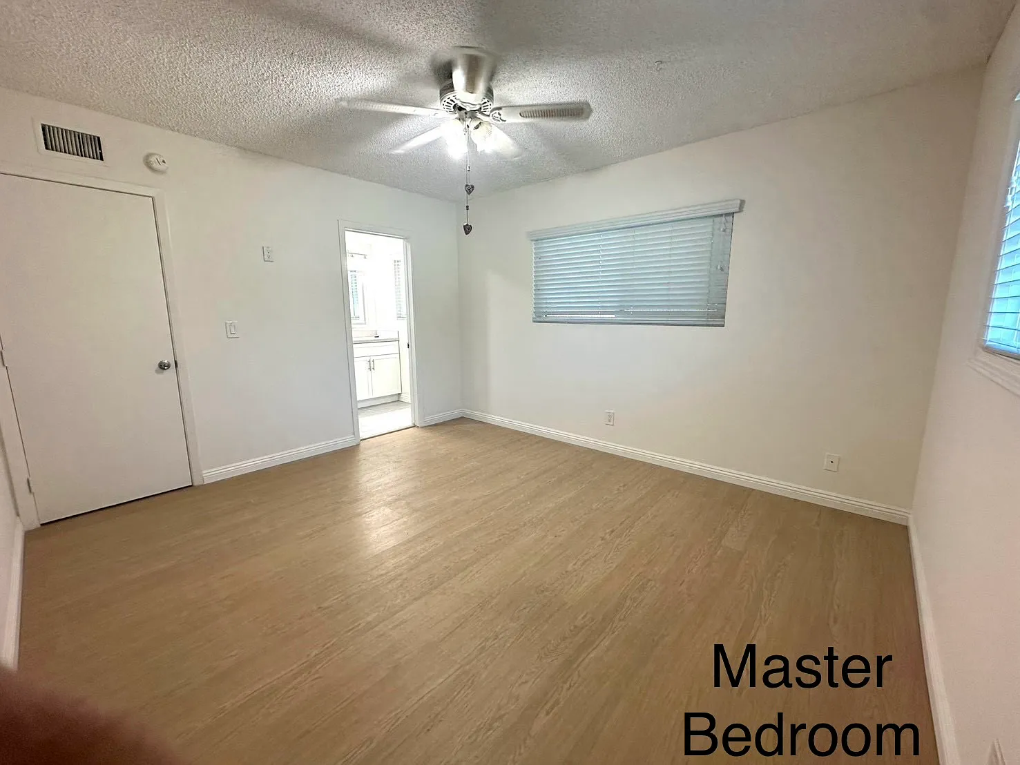 1 bed, 150 sqft, $1,350 — Photo 1