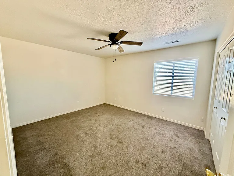 165 N 300 E — Photo 7