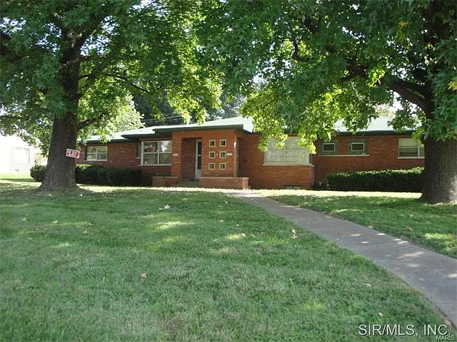 7903 W Main St photo 1