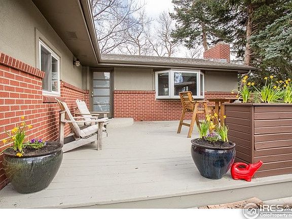 Lovely front porch for entertaining