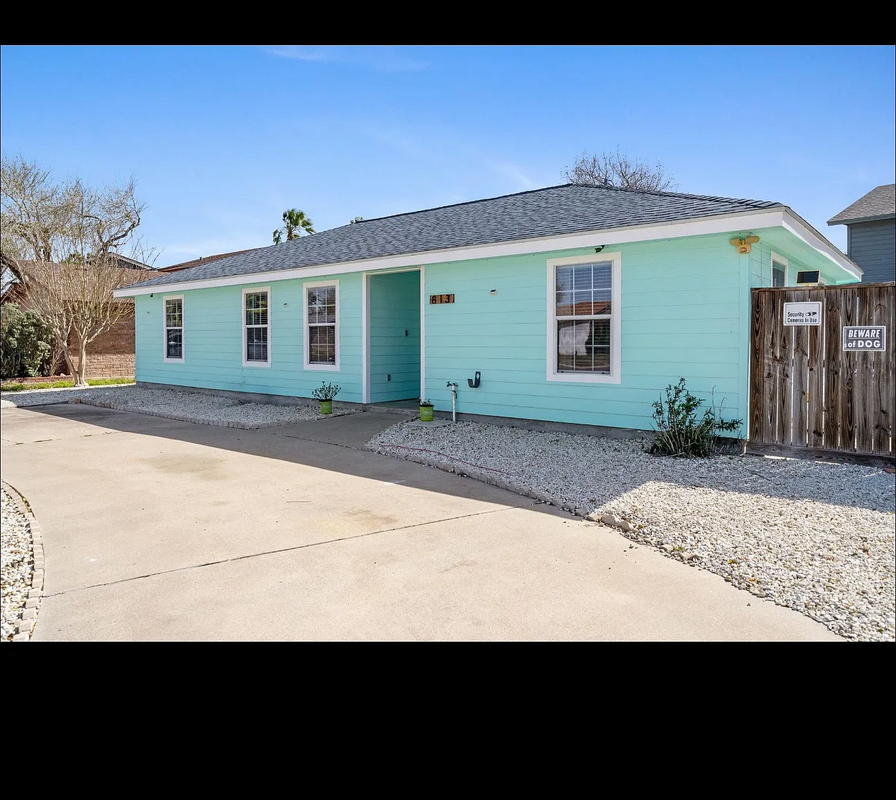 813 Oriole St — Photo 1