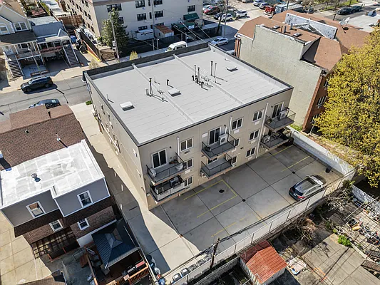 Sold by Ilite Realty Inc | media 4