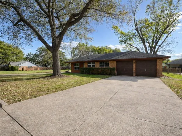 1220 Kelving Way, Wharton, TX 77488